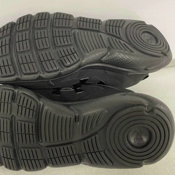 NEW Under Armour Womens Assert Training Shoes black Size 7.5 - Picture 2 of 2